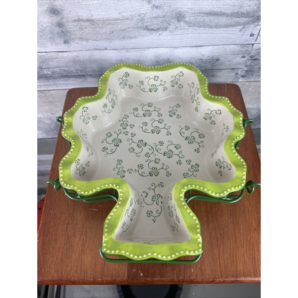 Temptations Shamrock Green Floral Lace 1.75 qt. Casserole Dish & Cooling Rack